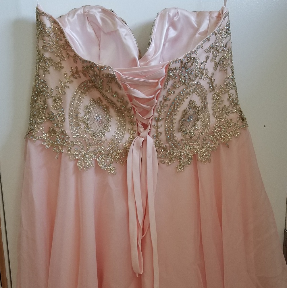 Dress - Picture 3 of 4